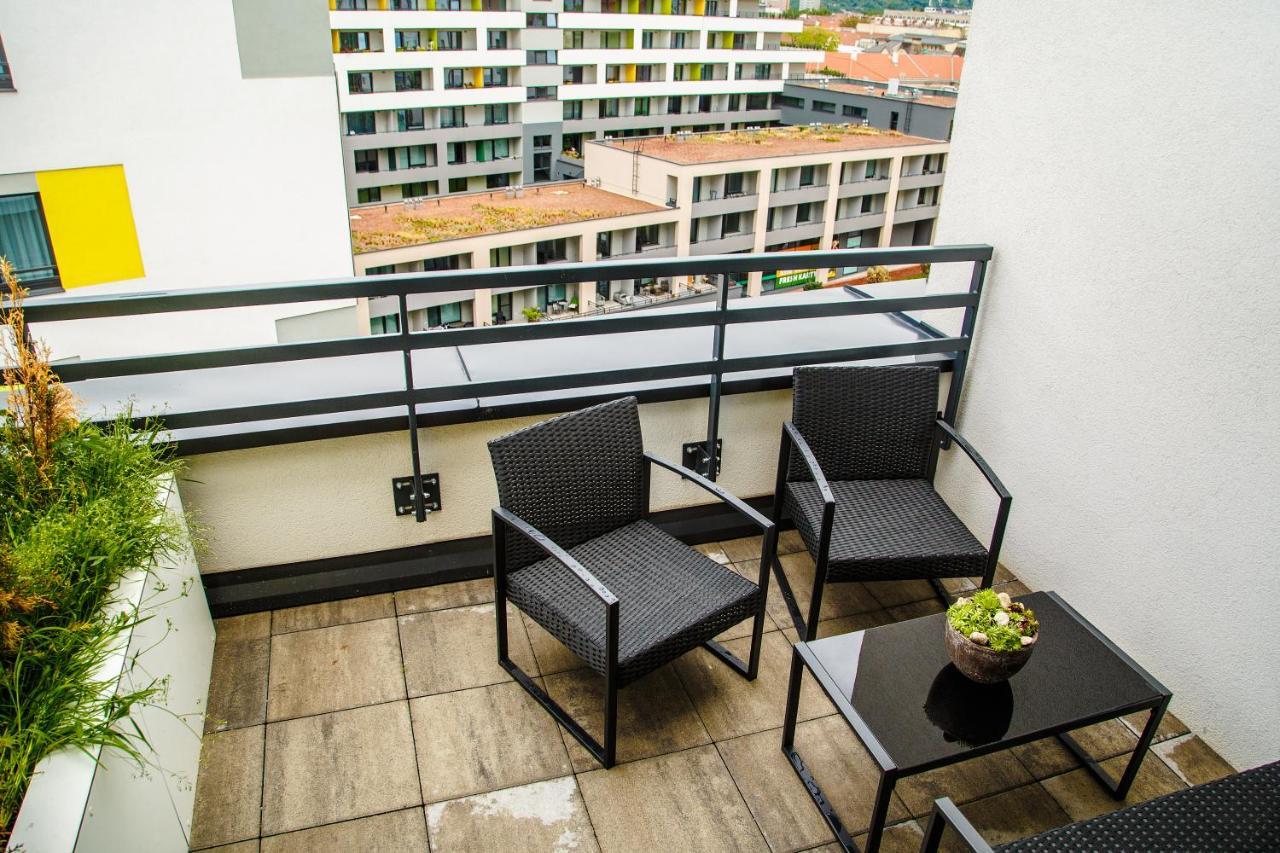 The Town Hall Residence -Welcome Home Apartment-Free Outdoor Parking-Ac Košice Exterior foto