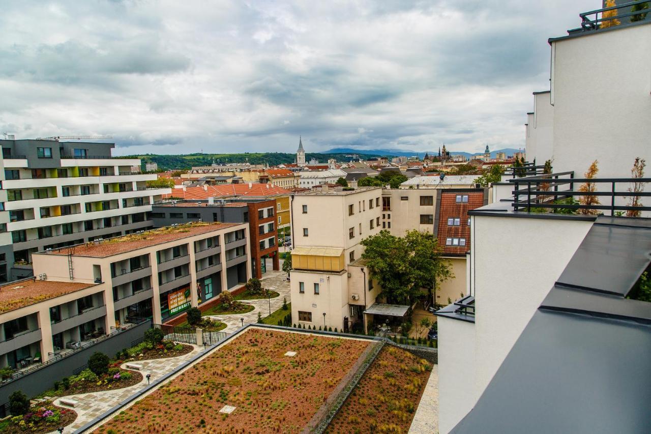 The Town Hall Residence -Welcome Home Apartment-Free Outdoor Parking-Ac Košice Exterior foto